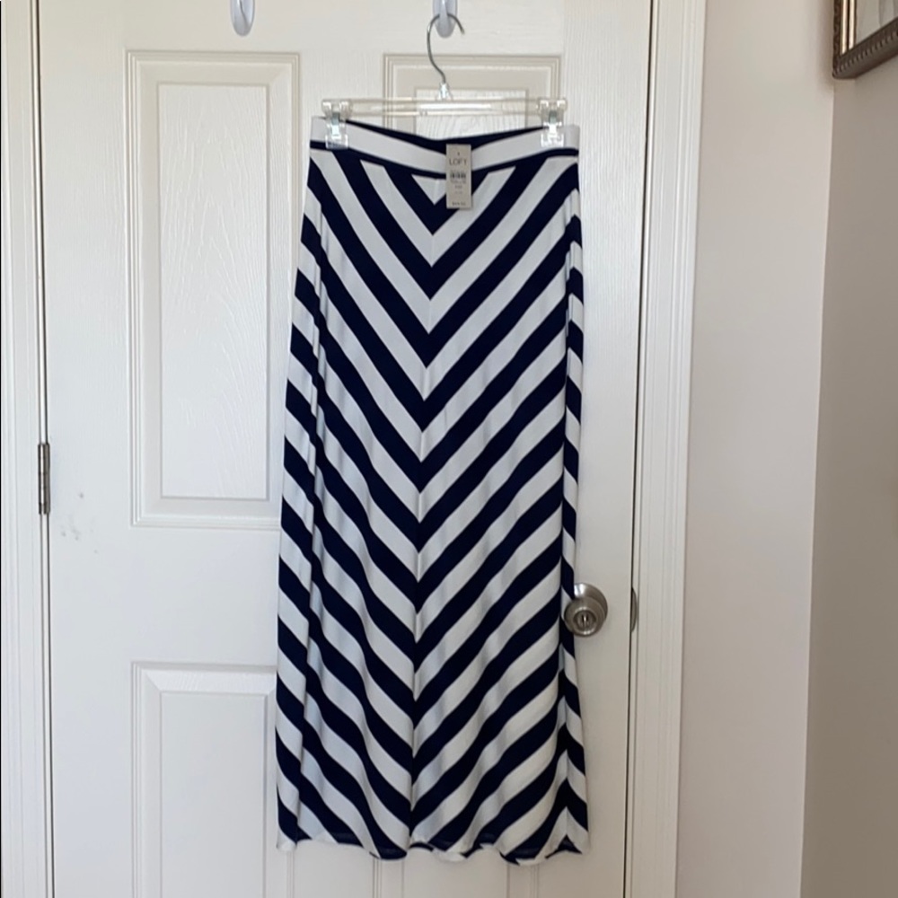 LOFT. Maxi Skirt. Navy Blue. NEW.